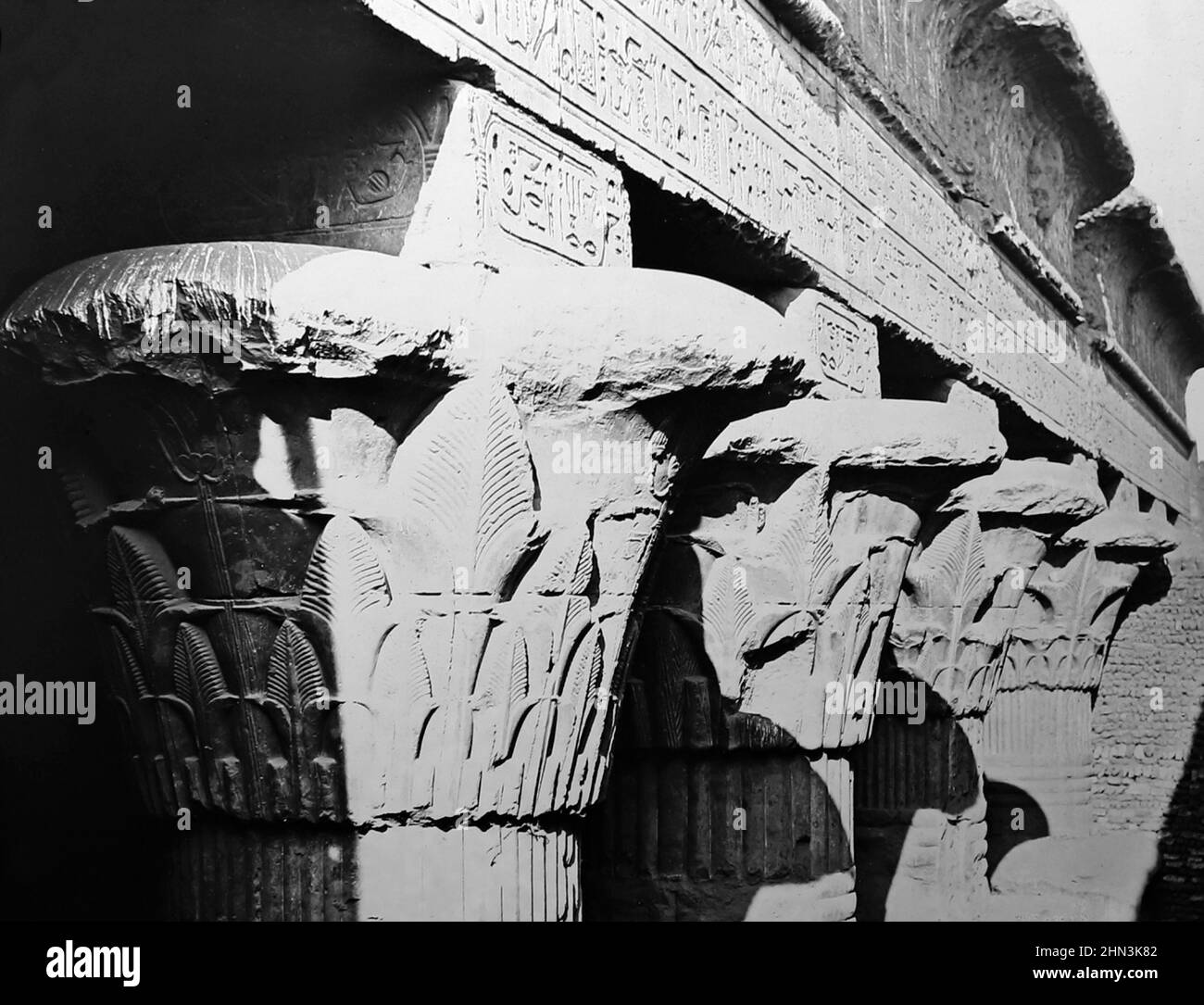 Tempelportikus, Esna, Ägypten, viktorianische Zeit Stockfoto