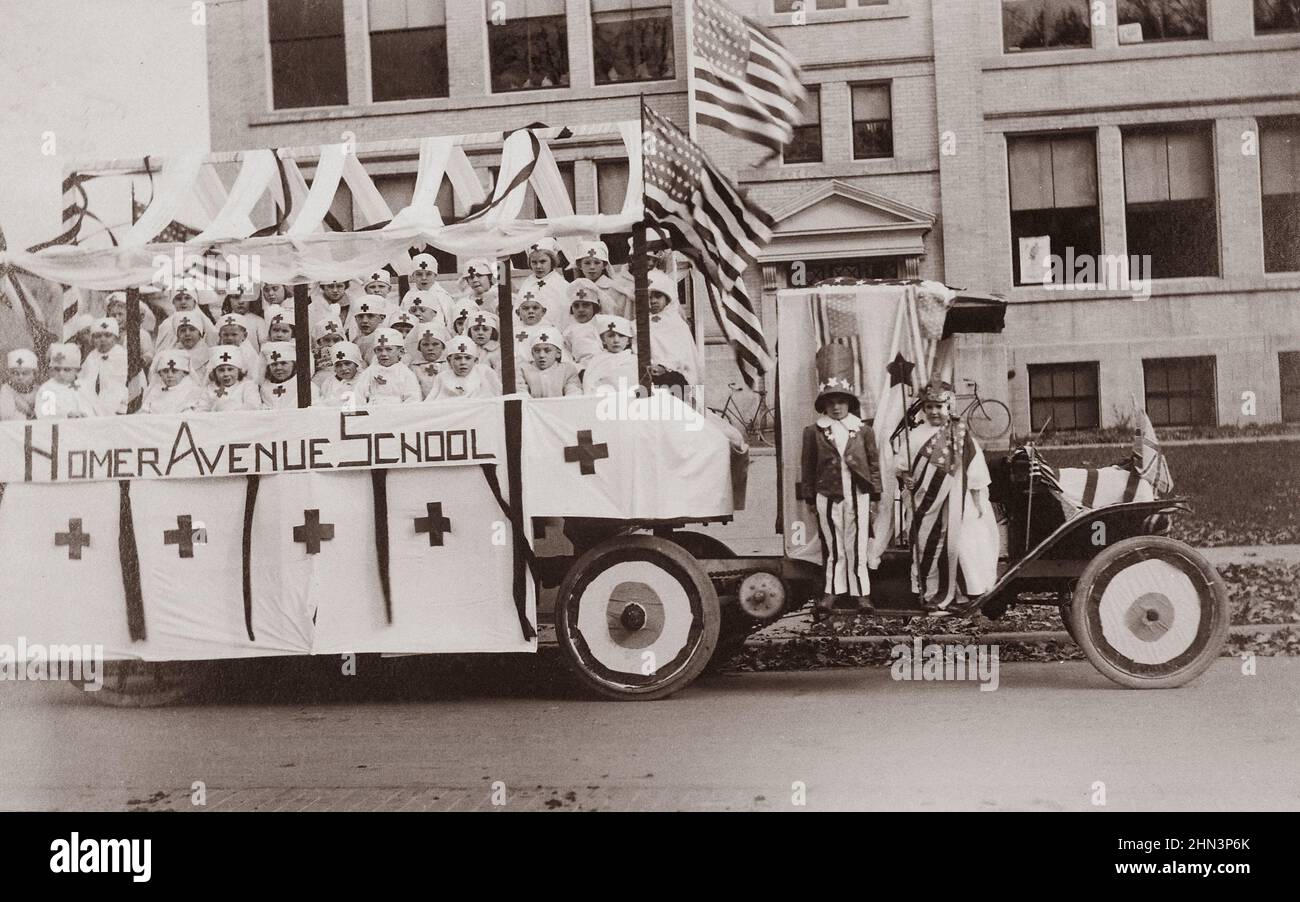 USA im Ersten Weltkrieg. Zweite Liberty Loan Parade, Homer Avenue School Float, in Cortland, New York. c. 1917 Stockfoto