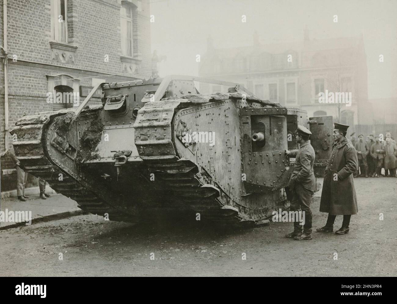 Vintage-Foto des britischen Mark IV Tanks. Cambrai, Frankreich. 1917 Stockfoto