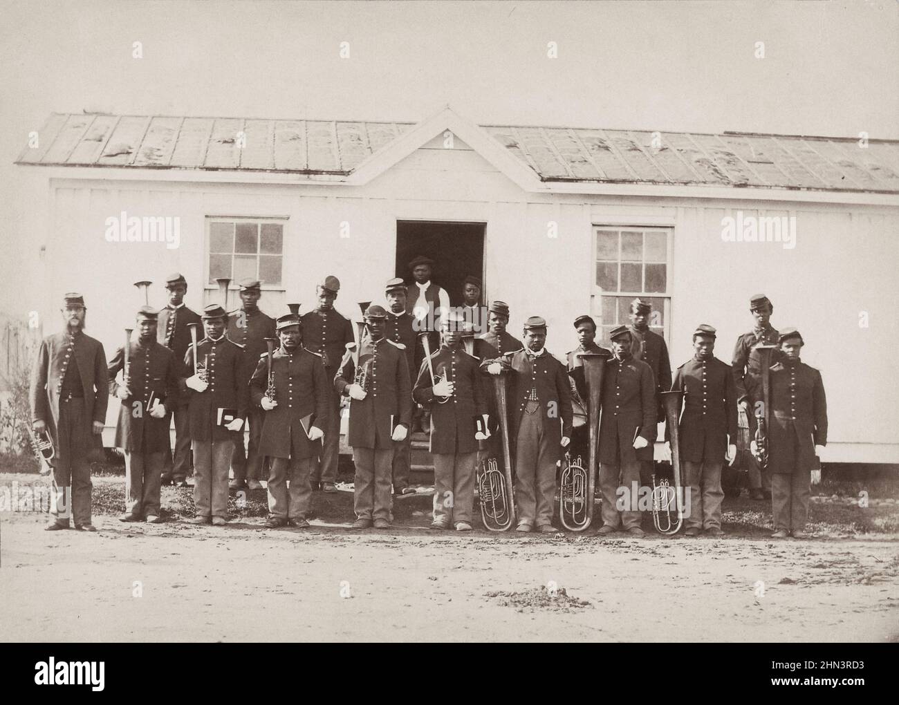 Amerikanischer Bürgerkrieg. Band von 107th US-farbigen Infanterie-Gruppe von zwanzig afroamerikanischen Soldaten mit Musikinstrumenten in Arlington, Virginia. 186 Stockfoto