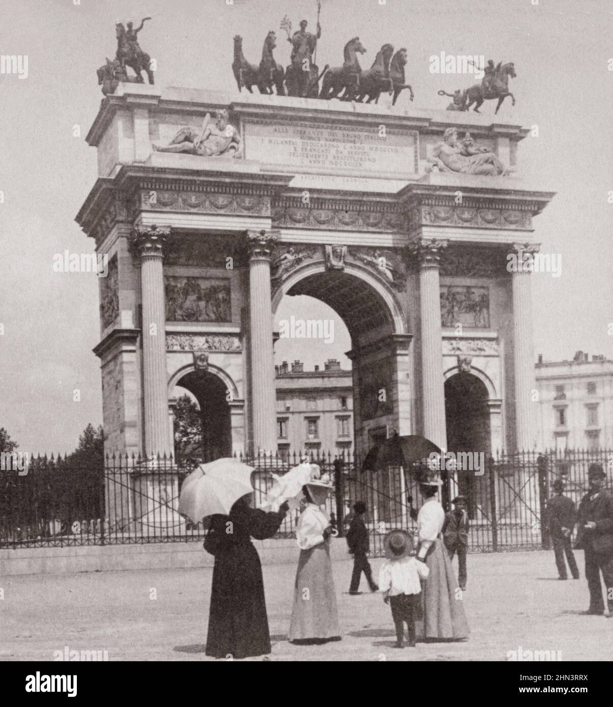 Vintage-Foto des Triumphbogens (Arco della Pace) in Mailand. Italien. 1900s Stockfoto