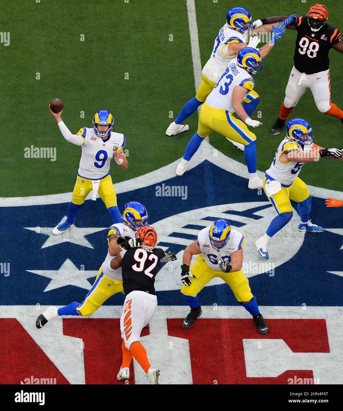 Los Angeles, USA. 14th. Februar 2022. Los Angeles Rams' Stafford tritt beim NFL Super Bowl LVI-Spiel zwischen Cincinnati Bengals und Los Angeles Rams im SoFi Stadium in Los Angeles, USA, am 13. Februar 2022 an. Quelle: Xinhua/Alamy Live News Stockfoto