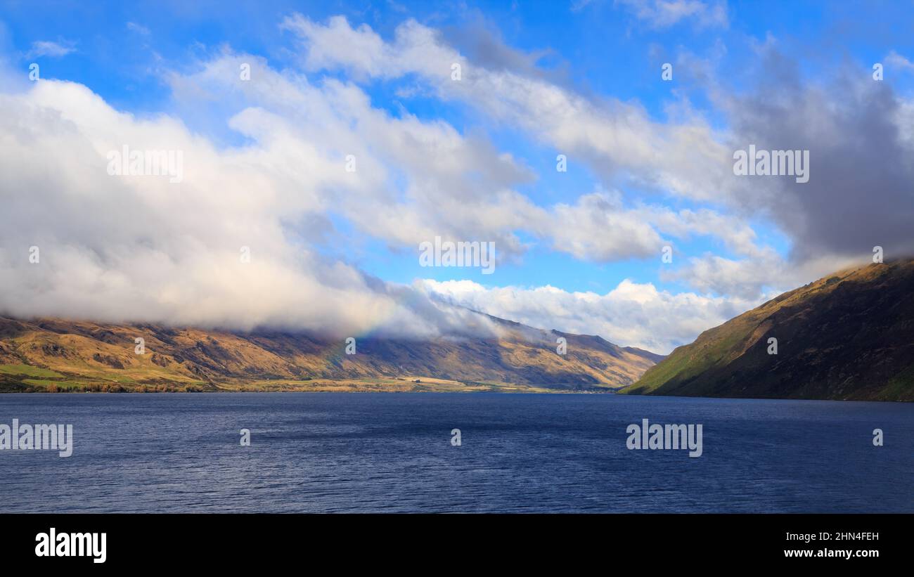 Das südliche Ende des Lake Wakatipu auf der Südinsel Neuseelands. Auf der rechten Seite befindet sich die kleine Stadt Kingston Stockfoto