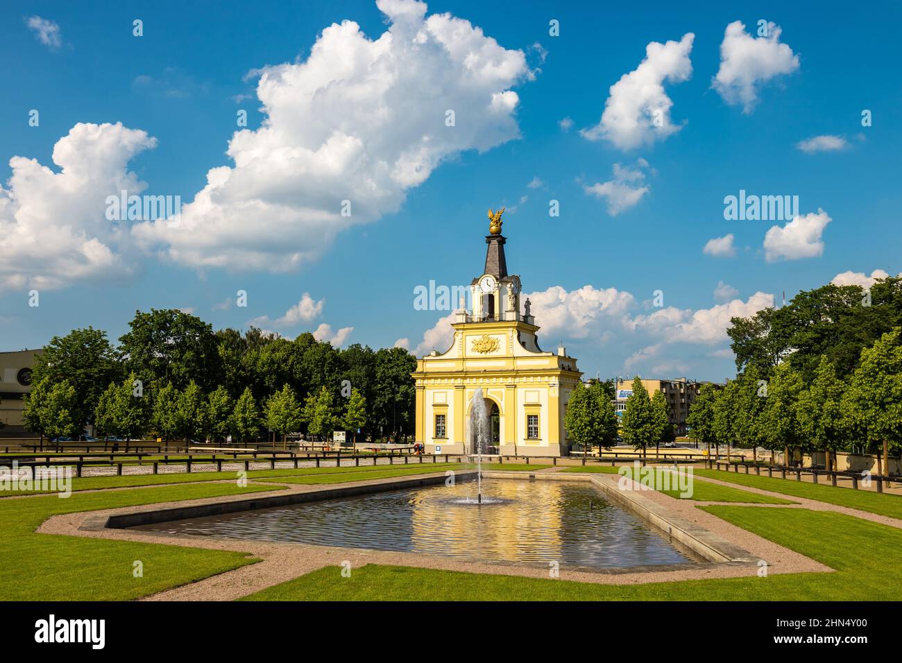 Bialystok, Polen, 8. Juni 2019: Tor zum Branicki-Palast in Bialystok, Polen Stockfoto