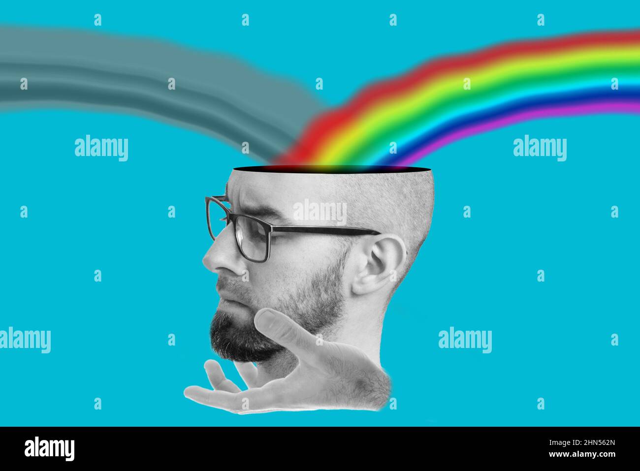 Collage moderner Kunst. Das Konzept des Informationsinhalts. Auf seiner Handfläche liegt Ein Männerkopf mit Brille und Bart, der dazu neigt, ein Regenbogen zu überstehen Stockfoto