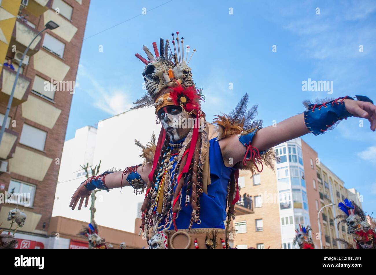 Badajoz, Spanien - 13. Februar 2018: San Roque comparsas Parade. Der Badajoz Karneval wurde vor kurzem zum Fest von internationalem touristischem Interesse erklärt Stockfoto