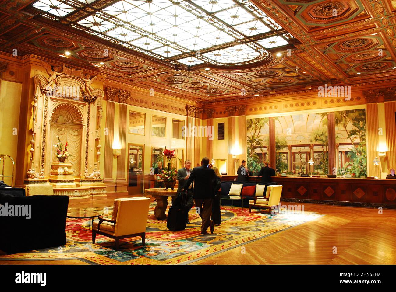 Die Lobby des Biltmore Hotels in Los Angeles erinnert an die Pracht der großen Luxushotels Stockfoto