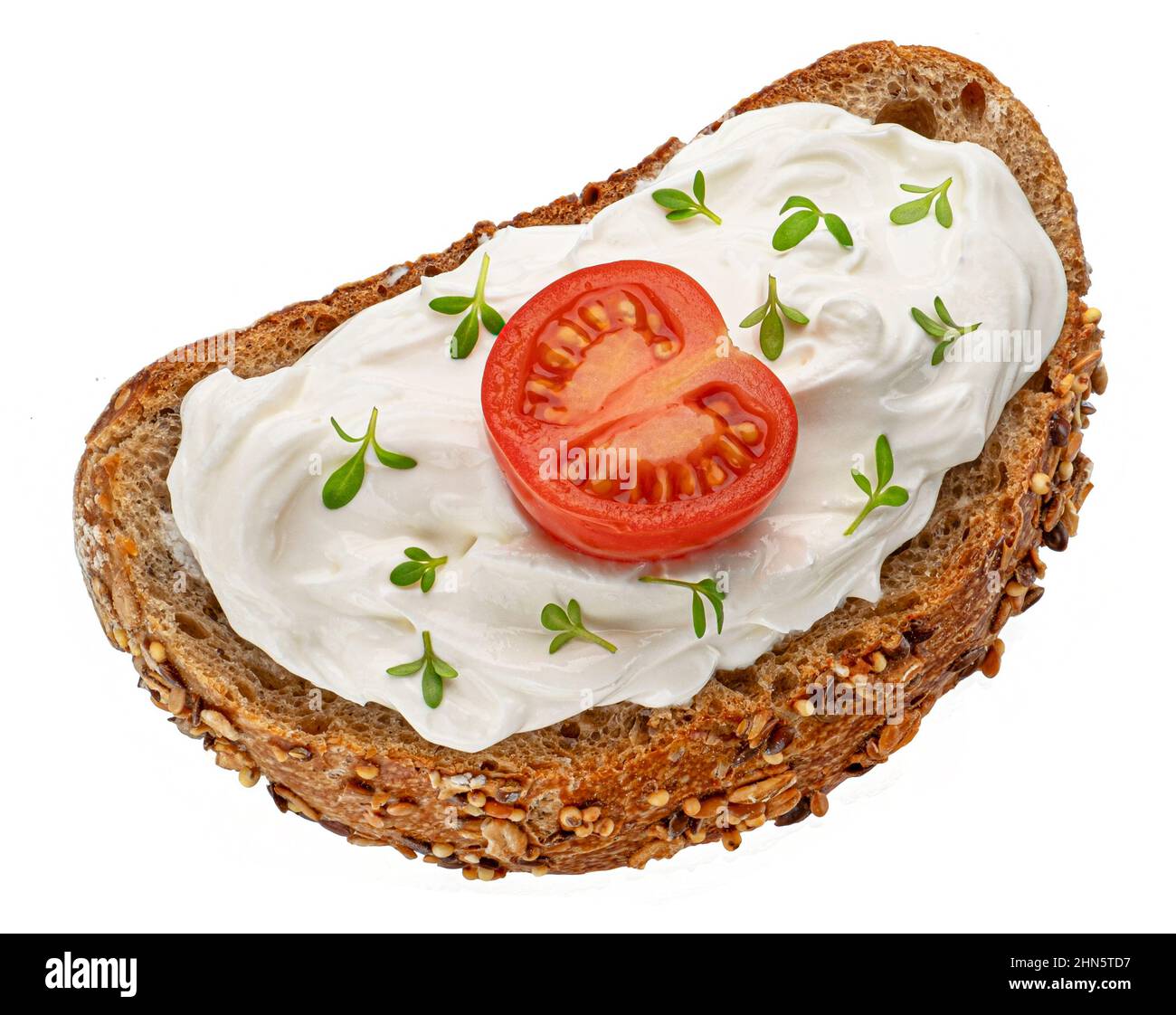 Roggen geröstetes Brot mit Frischkäse isoliert, Draufsicht Stockfoto