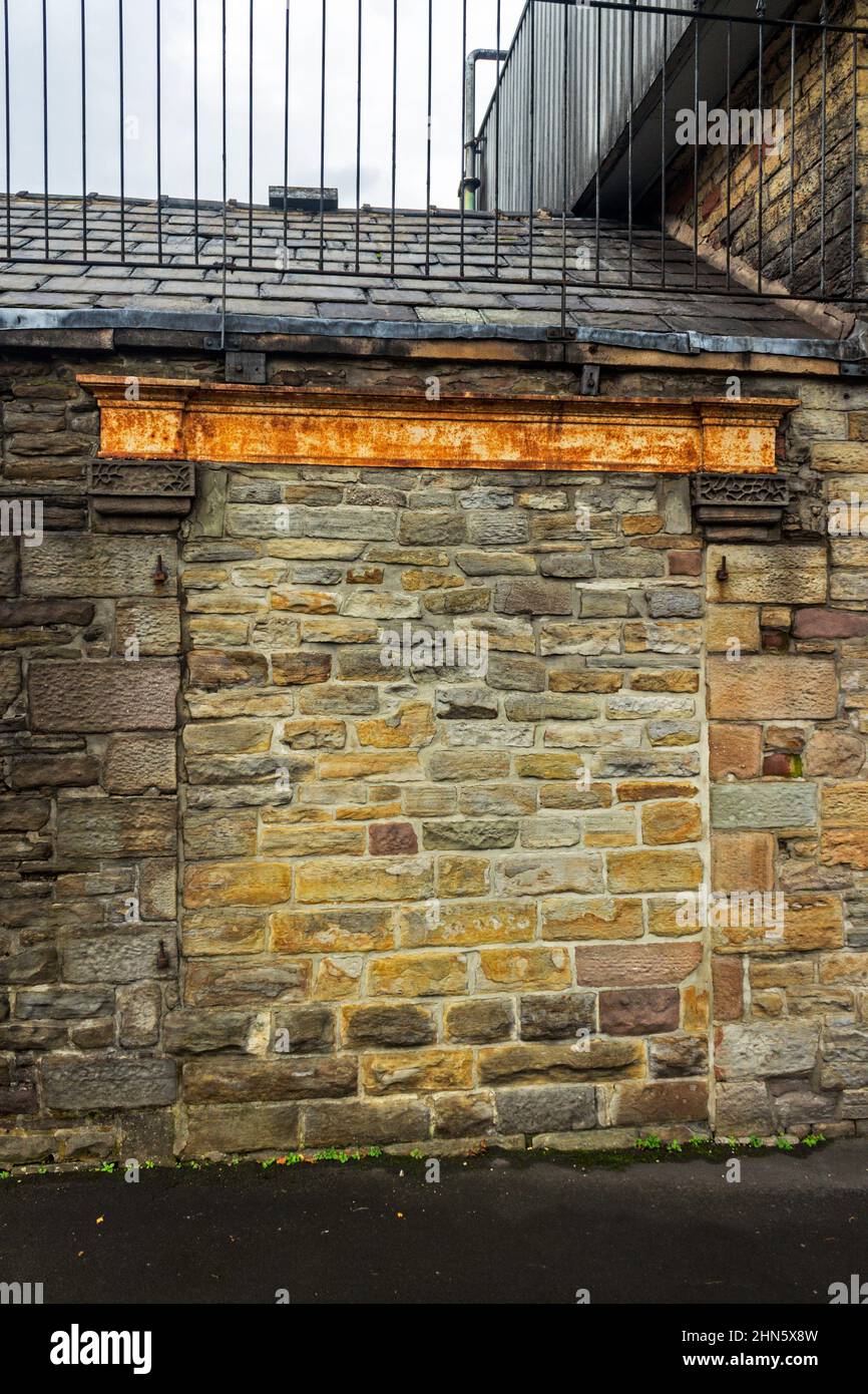 Alter Eingang bei der ehemaligen Thwaites Brauerei, Blackburn. Stockfoto