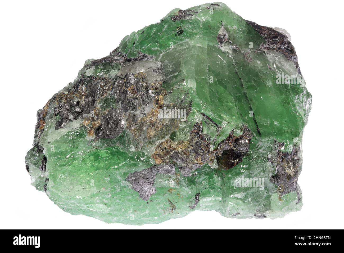 Tsavorit aus Merelani Hills, Tansania isoliert auf weißem Hintergrund Stockfoto