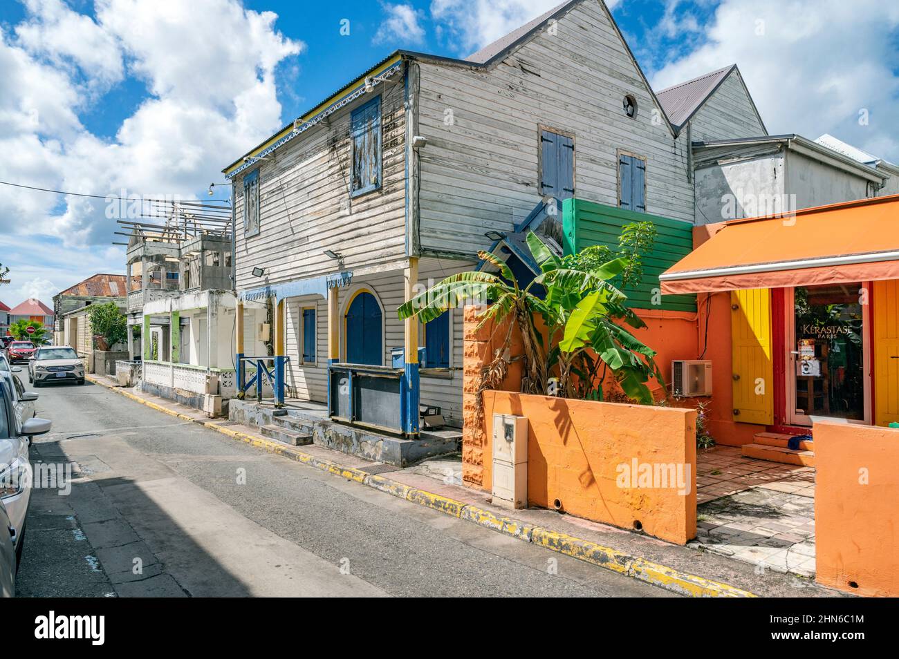 Traditionelle karibische Architektur von Marigot, Hauptstadt des französischen Teils von Saint-Martin / Sint Maarten Stockfoto