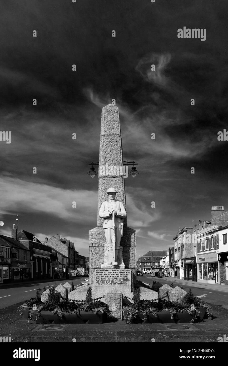 Das Kriegsdenkmal in Broad Street, March Town, Cambridgeshire; England, Großbritannien Stockfoto