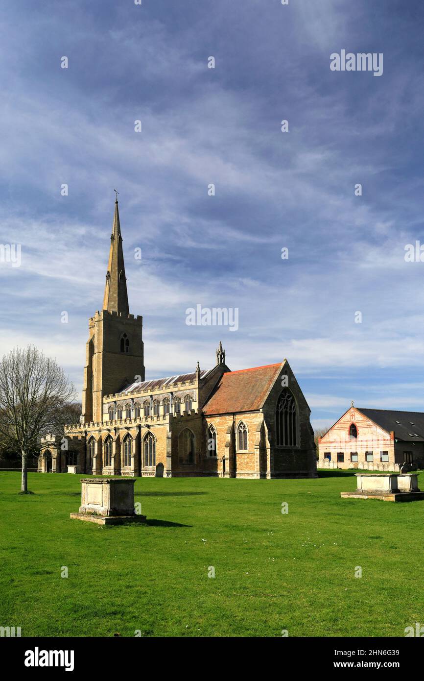 Sommeransicht über St. Wendredas Kirche, March Town, Cambridgeshire, England, Großbritannien Stockfoto