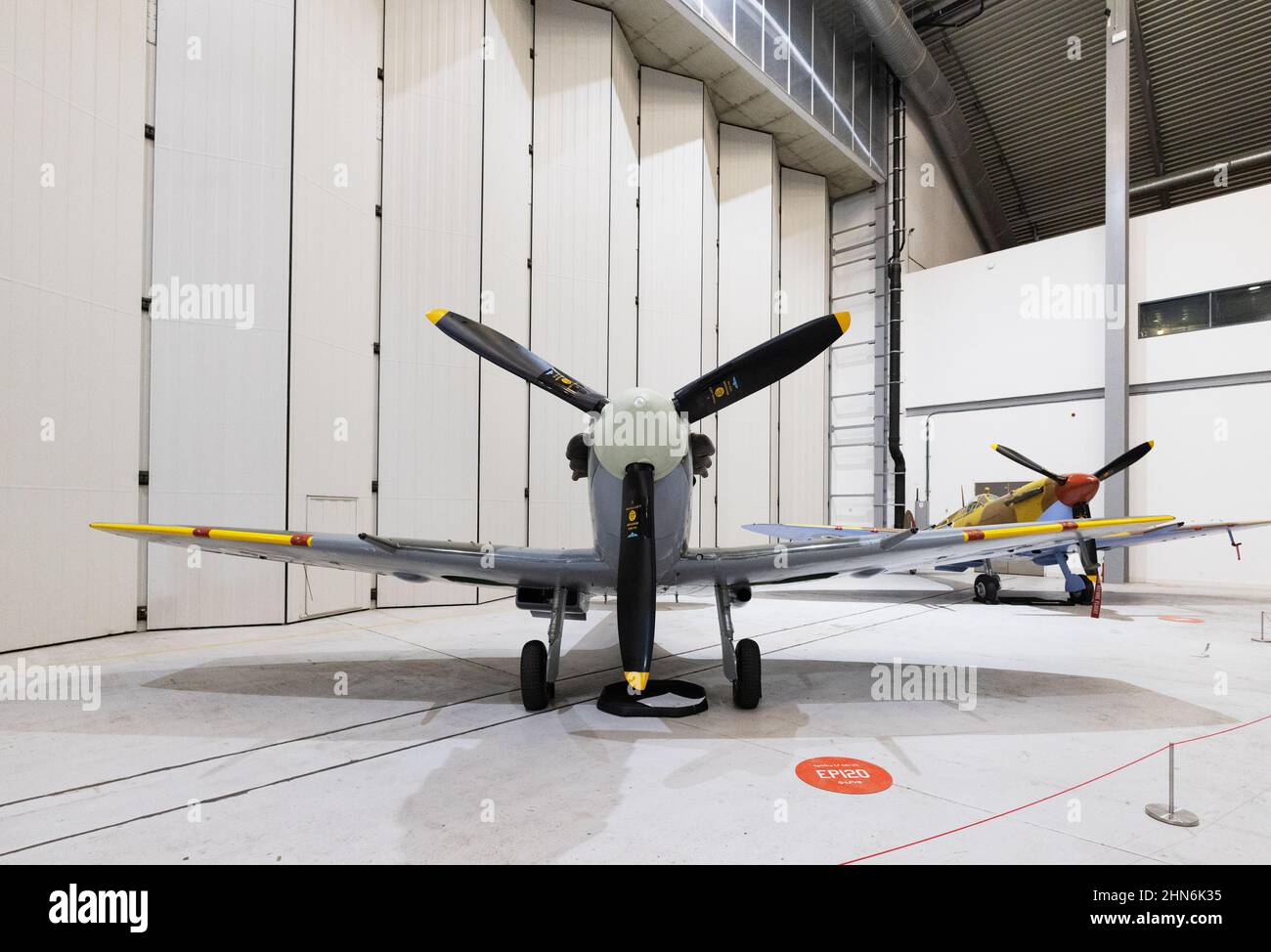 Spitfire Mk VB, EP120, 'City of Winnipeg' - ein spitfire-Flugzeug in der Ausstellung, Vorderansicht, im Imperial war Museum Duxford UK Stockfoto