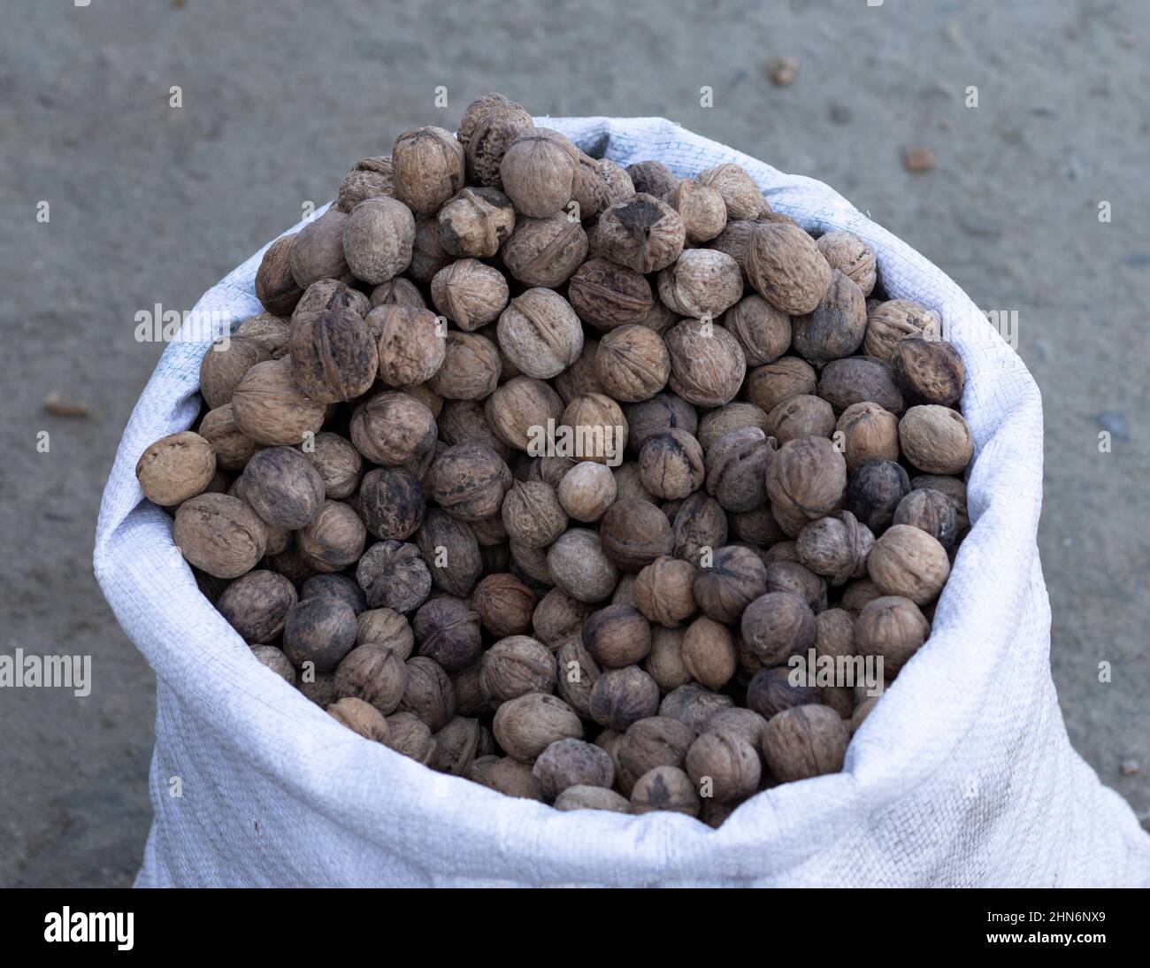 Walnuss trockene Früchte in einem Sack Stockfoto