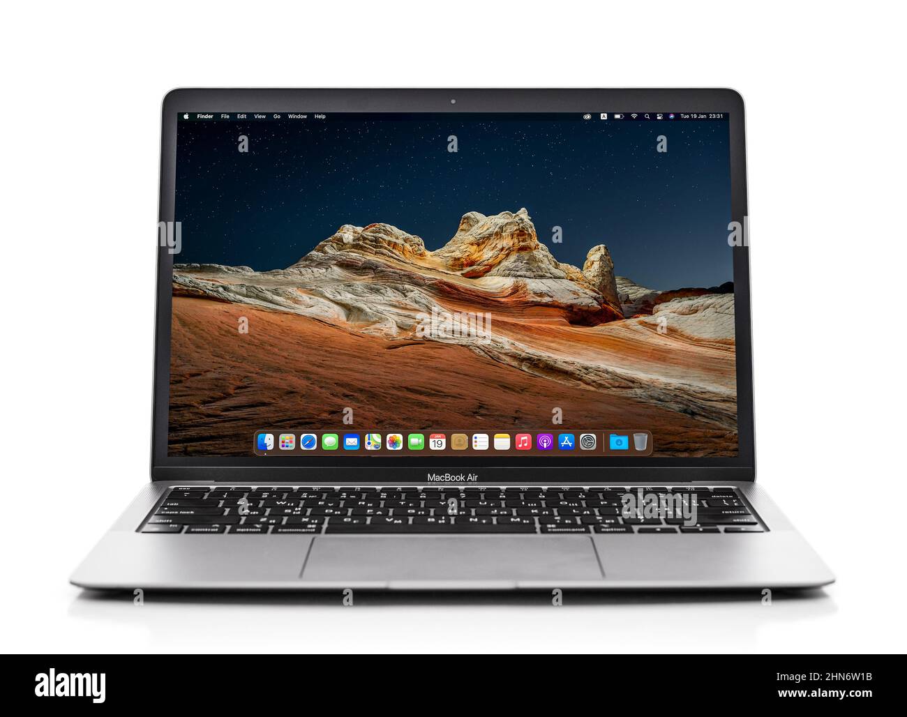 KIEW, UKRAINE - 19. JANUAR 2021: Brandneues, 13-Zoll-Apple MacBook Air mit neuem M1 Apple Silicon-Prozessor, der von Apple Inc. Entworfen und entwickelt wurde, Stockfoto