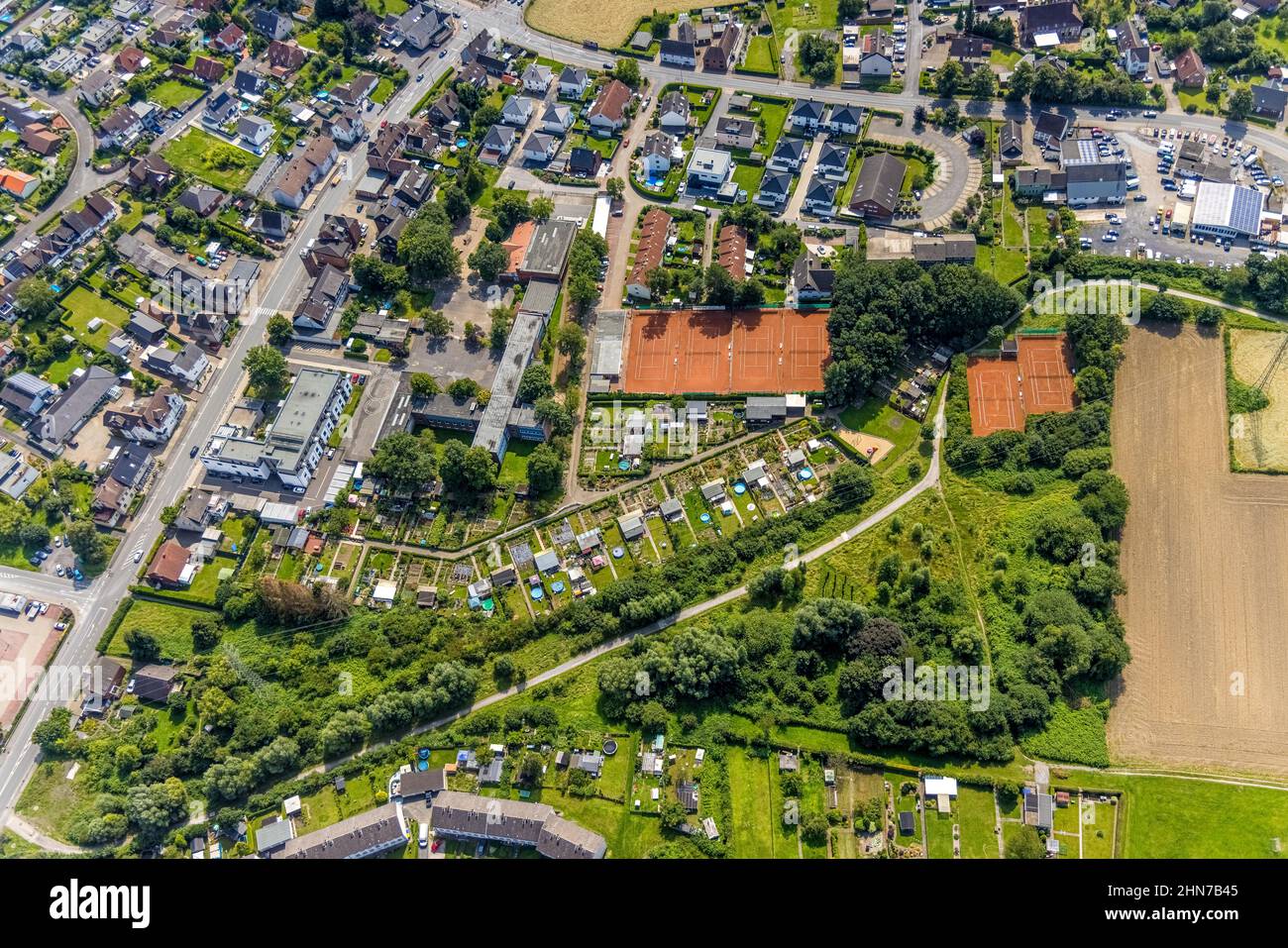 Luftaufnahme, Jahnschule, Bergkamen Feuerwehr - Oberaden Einheit und SUS Oberaden Tennisanlage in Oberaden, Bergkamen, Ruhrgebiet, Nordrhein-Westph Stockfoto