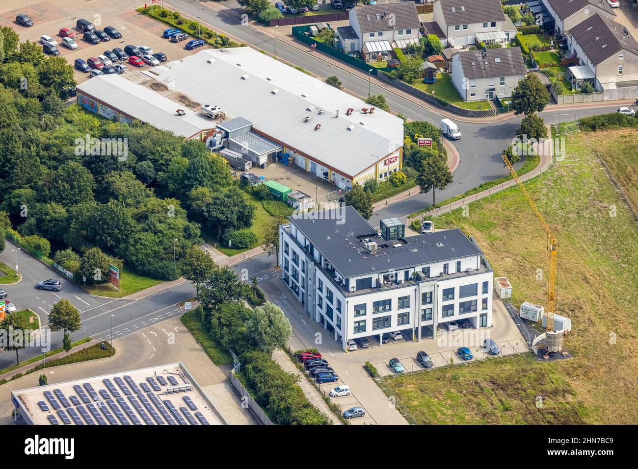 Luftaufnahme, Rewe Supermarkt in Bergkamen, Ruhrgebiet, Nordrhein-Westfalen, Deutschland, Bergkamen, DE, Einkaufszentren, Einkaufszentrum, Europa, Luftaufnahmen Stockfoto