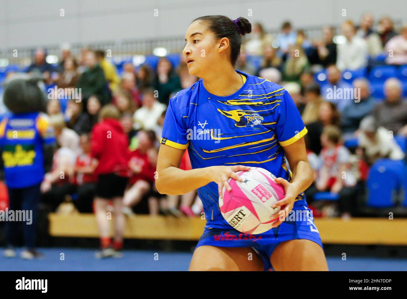 Sheffield, Großbritannien. 14th. Februar 2022. English Institute Of Sport Sheffield, Sheffield, South Yorkshire, 14. Februar 2022. Vitalität Netball Superleague Leeds Rhinos Netball V Team Bath Netball Lydia Walker von Leeds Rhinos Netball Kredit: Touchlinepics/Alamy Live News Stockfoto