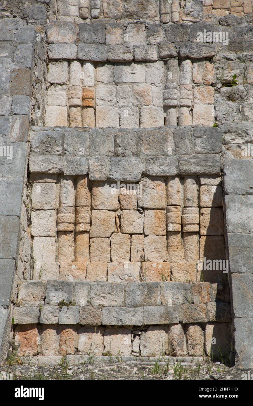 Steinsäulen, Tempel des Nordens, Edzna Archäologische Zone, Campeche Staat, Mexiko Stockfoto