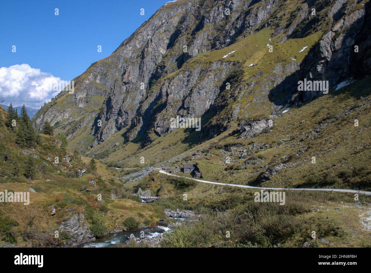 Berglandschaft mit Straße im Nationalpark hohe Tauern in Tirol, Österreich Stockfoto