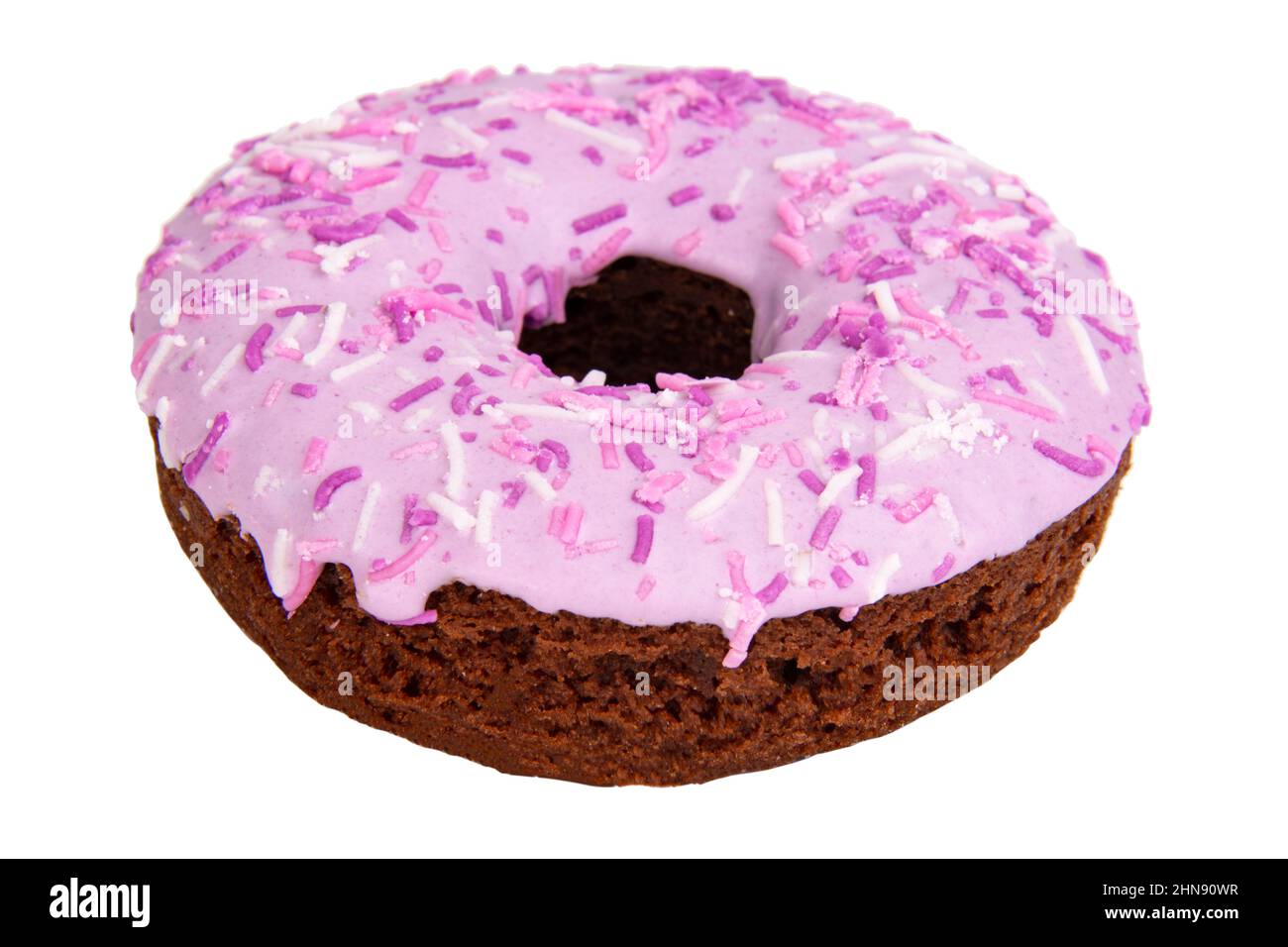 Blaubeere violett glasierten Donut isoliert auf dem weißen Hintergrund dekoriert Stockfoto