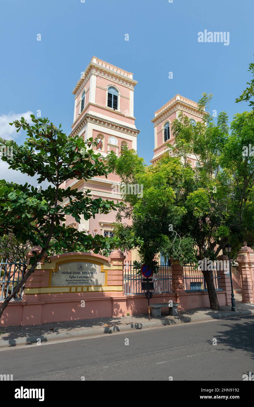 PONDICHERRY, Indien - 15th. Februar 2022: Eglise de Notre Dame des Anges, oder Kirche unserer Lieben Frau von Engeln Stockfoto