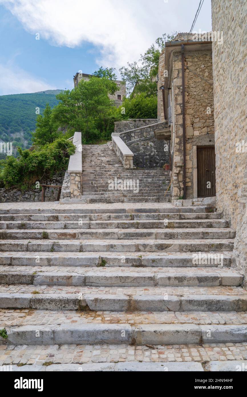 Roccacaramanico das verzauberte Dorf im Majella Park, Sant'Eufemia a Maiella, Abruzzen, Italien, Europa Stockfoto