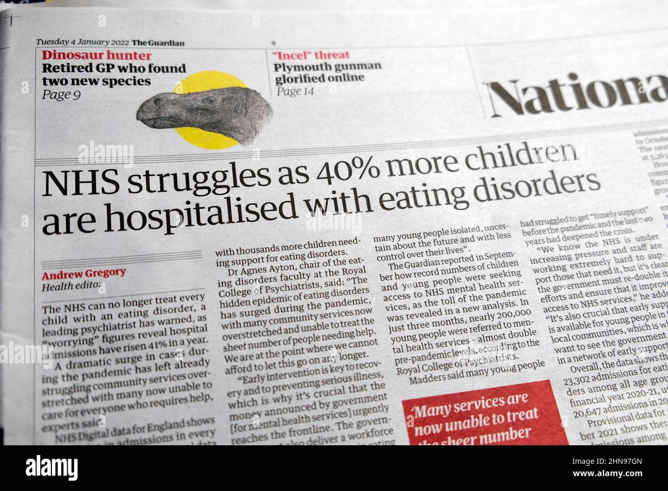 „NHS kämpft, da 40 % mehr Kinder aufgrund von Essstörungen ins Krankenhaus eingeliefert werden“, Zeitungsartikel von Guardian vom 2022. Januar London England Großbritannien Stockfoto