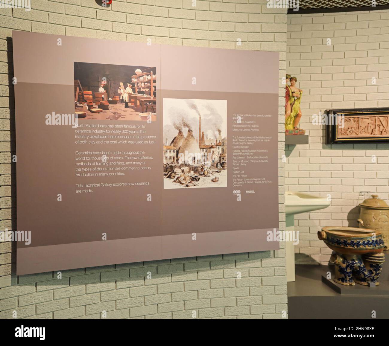 Ein Schaubild, das die Geschichte von North Staffordshire im Potteries Museum and Art Gallery, Hanley, Stoke-on-Trent, Staffs, England, VEREINIGTES KÖNIGREICH Stockfoto