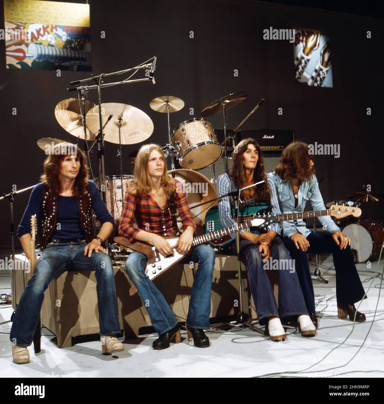 UFO, britische Hard-Rock, Band, nach einem Auftritt in Deutschland, um 1976. Stockfoto