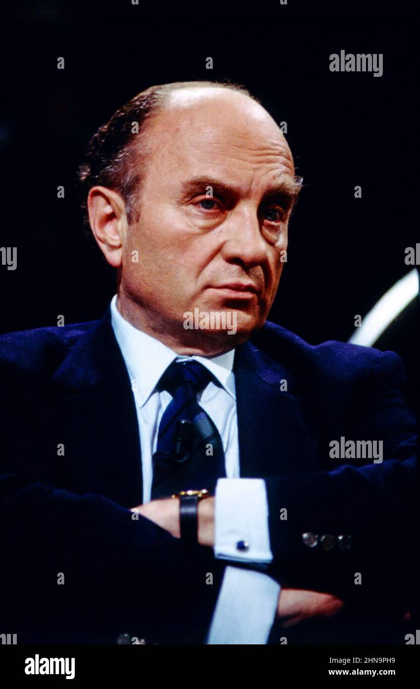 Otto Graf Lambsdorff, auch Otto Friedrich Wilhelm von der Wenge Graf Lambsdorff, deutscher Politiker, von 1988 bis 1993 Bundesvorsitzender der Partei FDP, hier auf dem Bild 1988. Otto Graf Lambsdorff, auch Otto Friedrich Wilhelm von der Wenge Graf Lambsdorff, deutscher Politiker, von 1988 bis 1993 Bundesvorsitzender der FDP, hier im Bild 1988. Stockfoto