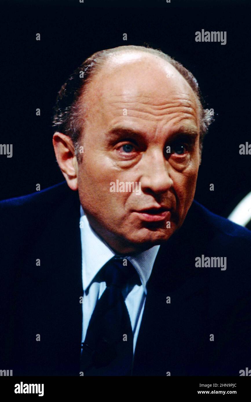 Otto Graf Lambsdorff, auch Otto Friedrich Wilhelm von der Wenge Graf Lambsdorff, deutscher Politiker, von 1988 bis 1993 Bundesvorsitzender der Partei FDP, hier auf dem Bild 1988. Otto Graf Lambsdorff, auch Otto Friedrich Wilhelm von der Wenge Graf Lambsdorff, deutscher Politiker, von 1988 bis 1993 Bundesvorsitzender der FDP, hier im Bild 1988. Stockfoto