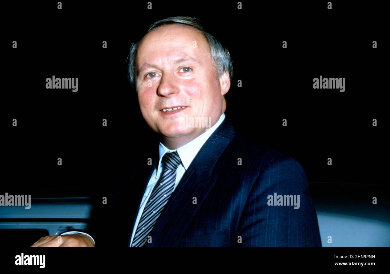 Oskar Lafontaine, deutscher Politiker, ehemals SPD, von 1985 bis 1998 Ministerpräsident des Saarlands und Kanzlerkandidat der SPD, Portrait von 1990. Oskar Lafontaine, deutscher Politiker, ehemalige SPD, von 1985 bis 1998 Ministerpräsident des Saarlandes und Kanzler-Kandidat der SPD, Portrait von 1990. Stockfoto