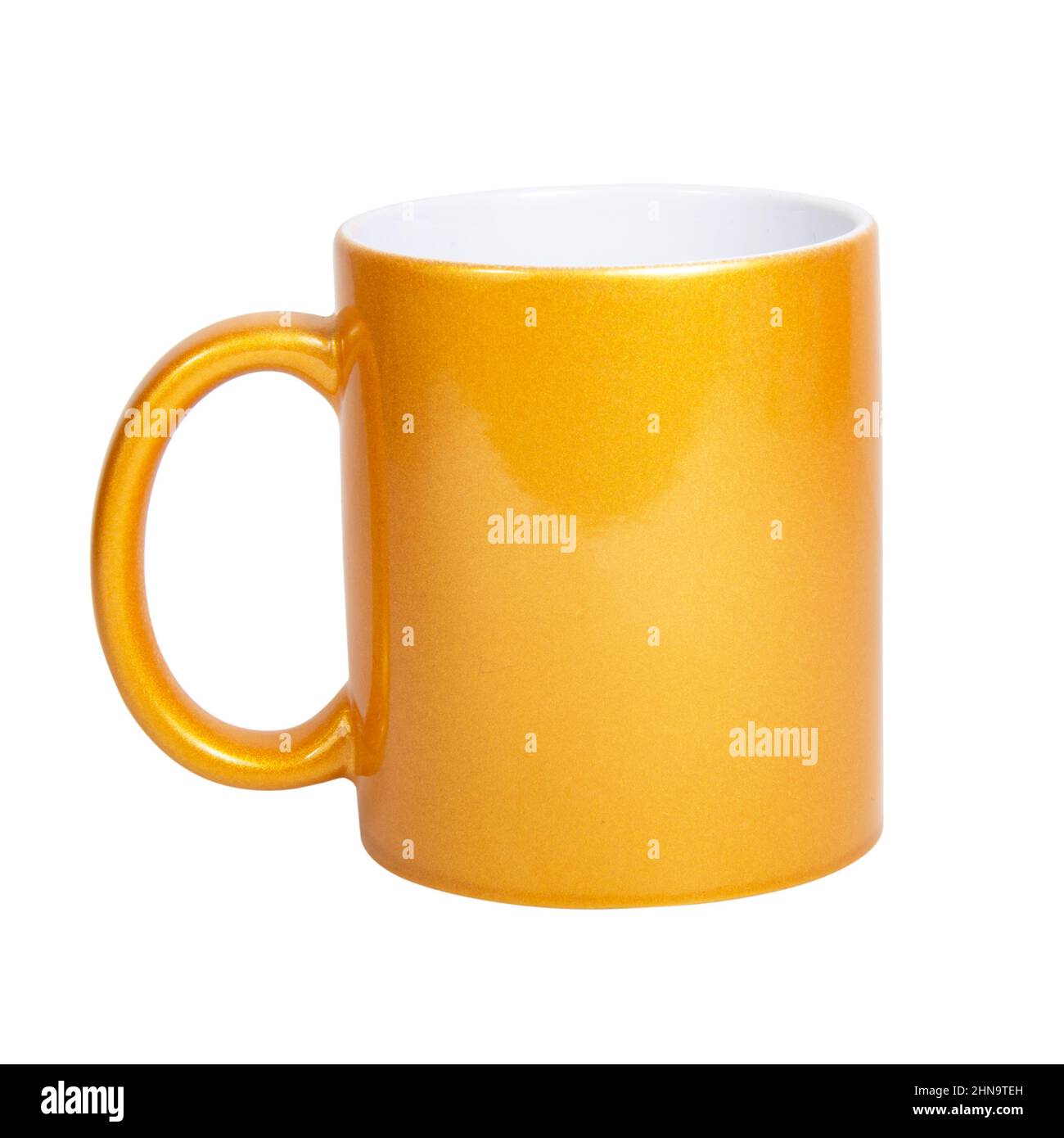 Brigh Gold Keramik Tee Tasse isoliert auf dem weißen Hintergrund Stockfoto