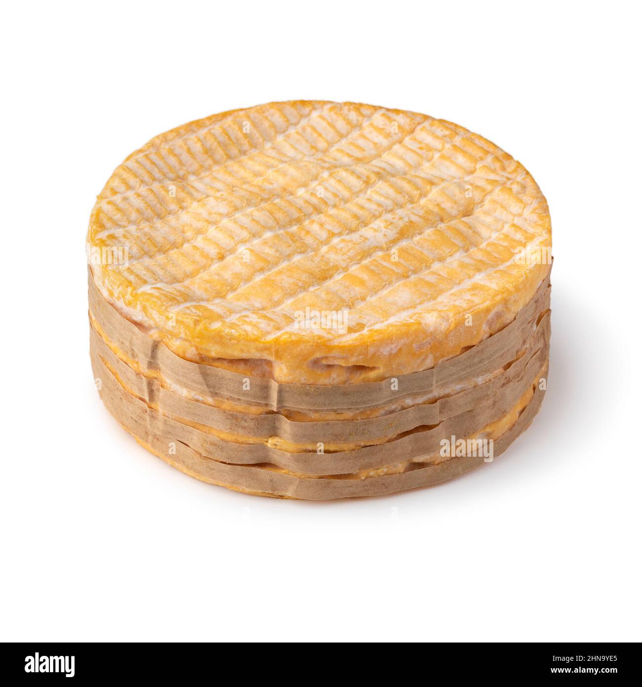 Ganz Französisch Livarot Käse isoliert auf weißem Hintergrund Nahaufnahme Stockfoto