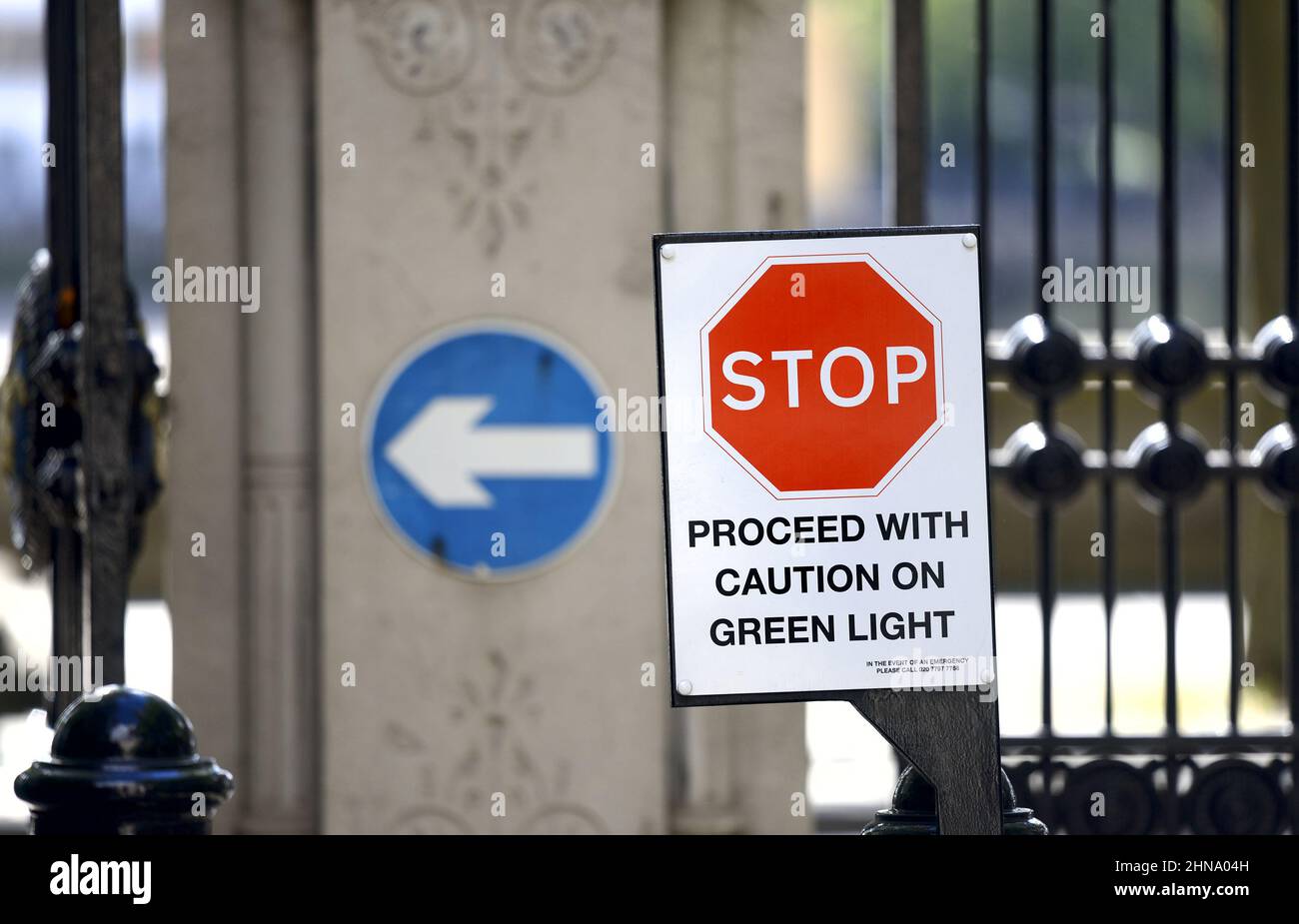 London, England, Großbritannien. Stoppschild im Tempel Stockfoto