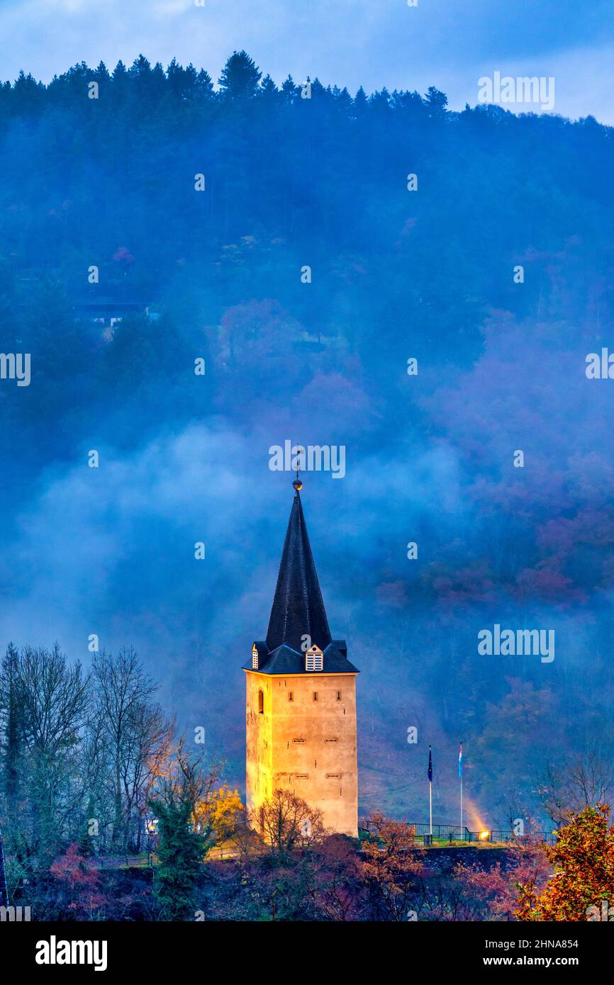 Kleiner Turm in der Nähe von Schloss Vianden, Vianden, Luxemburg Stockfoto