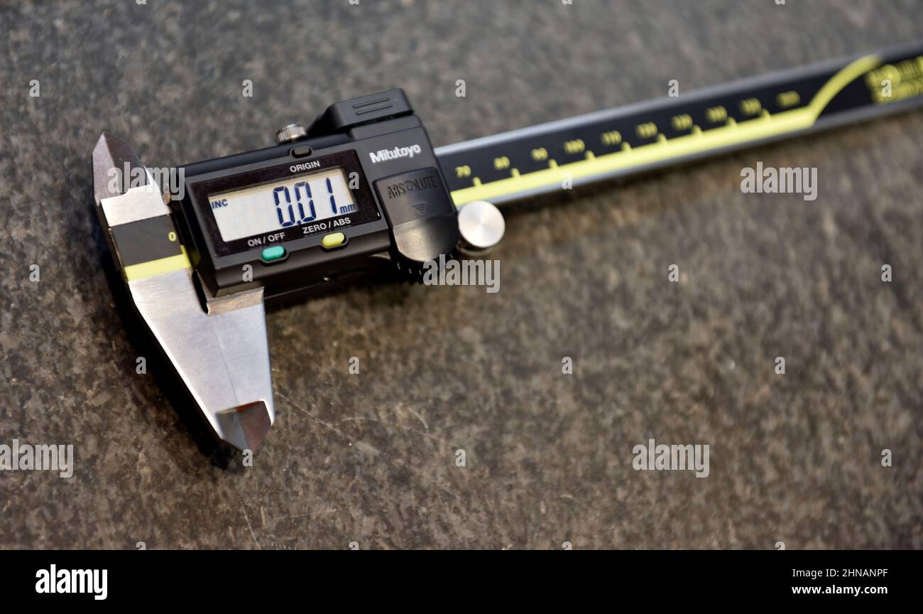 Digitaler elektronischer Bremssattel zum Messen Stockfoto