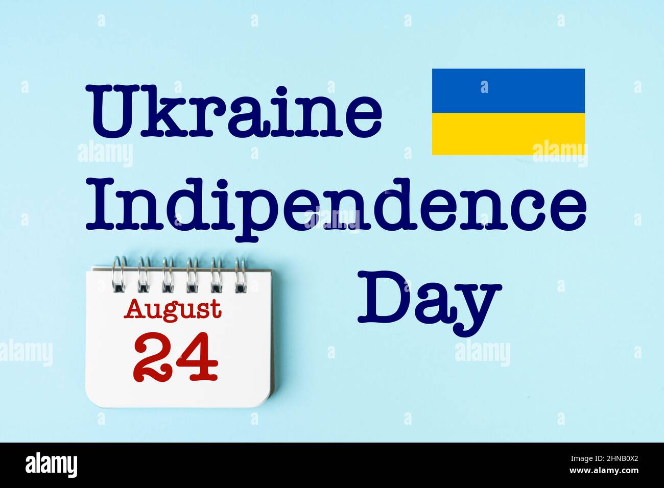 Unabhängigkeitstag der Ukraine mit dem Kalender, der den 24. August und die ukrainische Flagge anzeigt Stockfoto