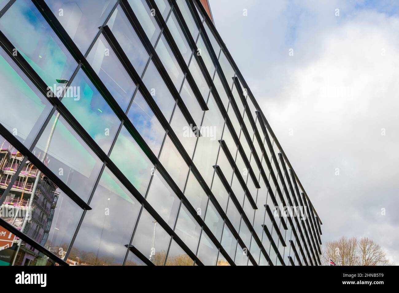 Moderne Glasbibliothek und County council Gebäude in Newcastle unter lyme staffordshire Stockfoto