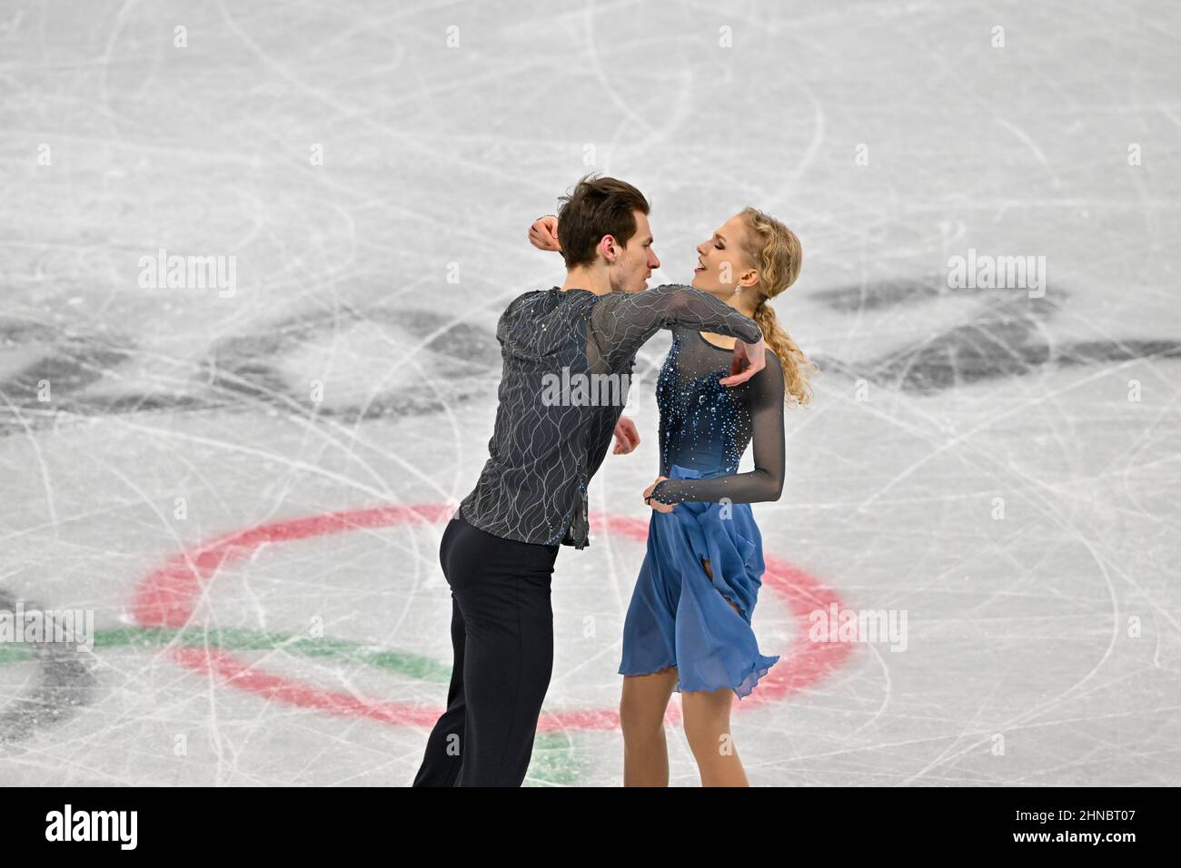 PEKING, CHINA - 14. FEBRUAR: Juulia Turkkila und Matthias Versluis vom Team Finnland skaten während des Ice Dance Free Dance am 10. Tag der Beijing 20 Stockfoto