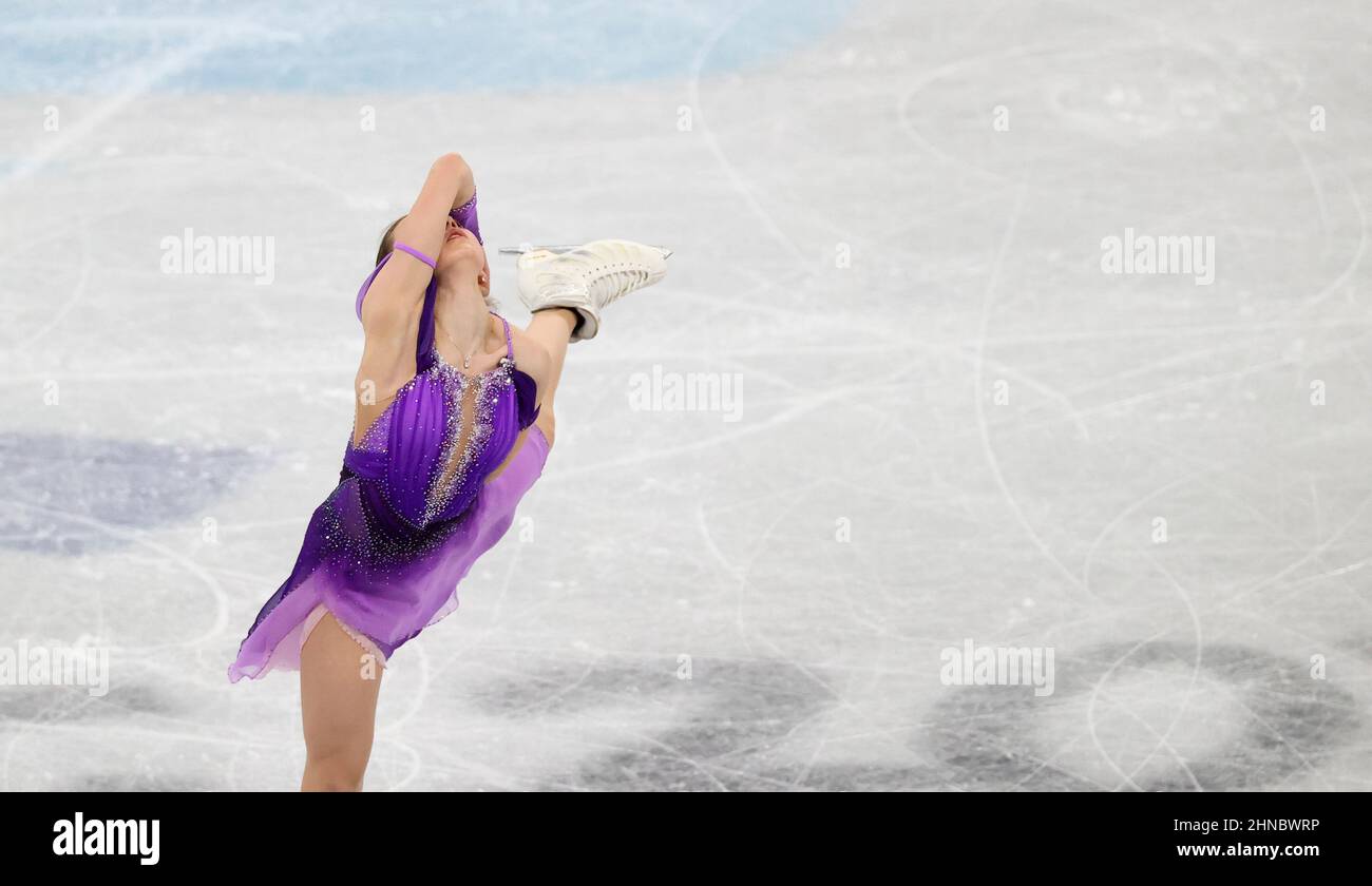 PEKING, CHINA - 15/02/2022, Kamila Valieva aus Russland während des Kurzprogramms der Frauen Eiskunstlauf-Qualifikationen Stockfoto