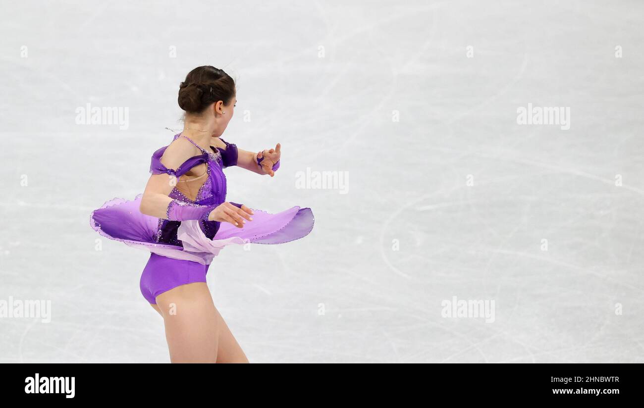 PEKING, CHINA - 15/02/2022, Kamila Valieva aus Russland während des Kurzprogramms der Frauen Eiskunstlauf-Qualifikationen Stockfoto