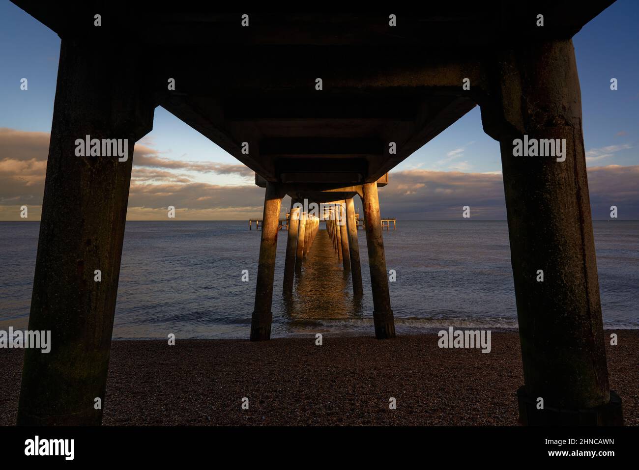 Blick von der Unterseite des Deal Pier Stockfoto