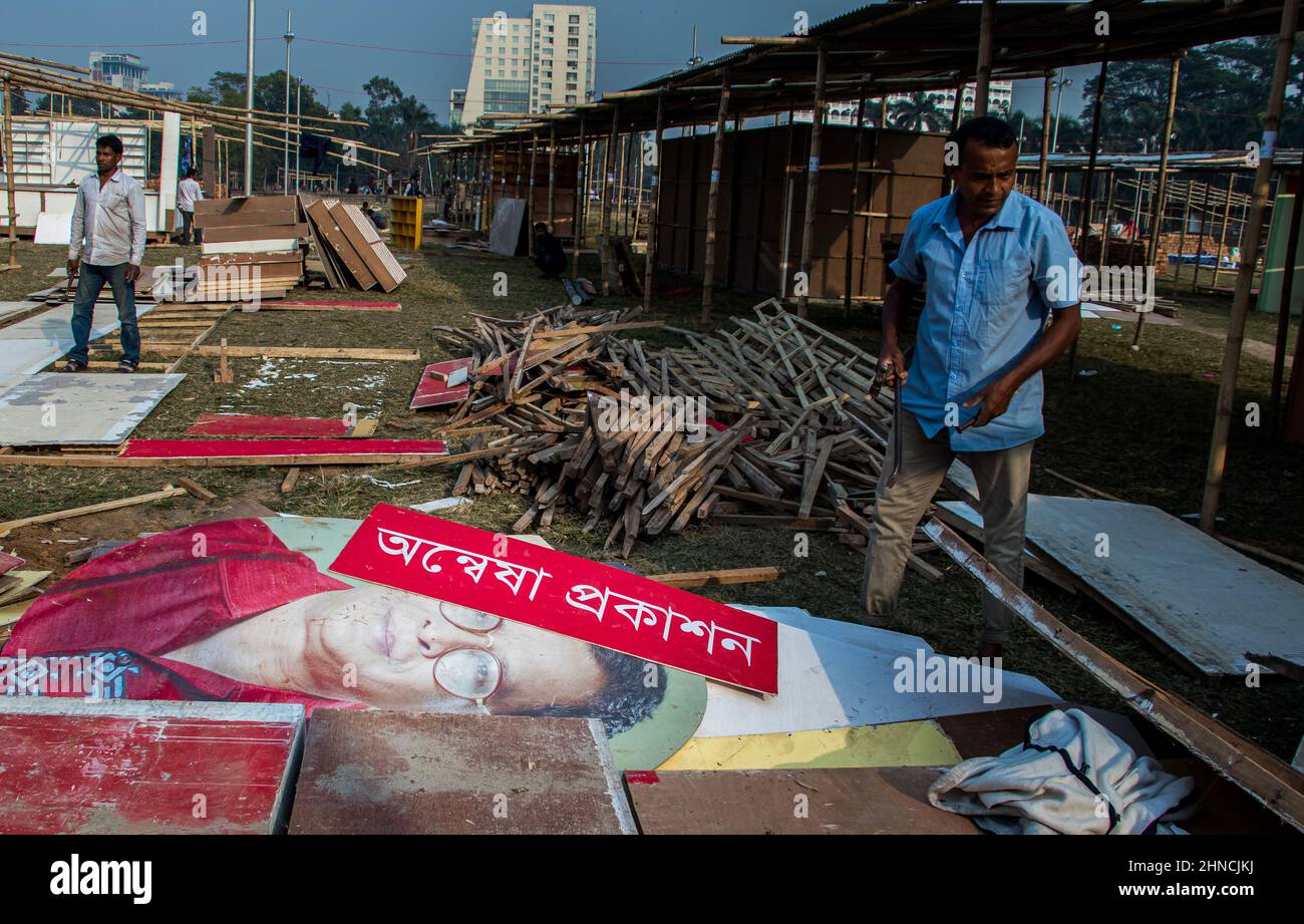 Sonnenuntergangsfotografie auf dem Fluss im Winter 2022. Dieses Bild wurde von mir am 17. Januar 2022 vom Doleswori-Fluss, Bangladesch, Südasien, aufgenommen. Stockfoto
