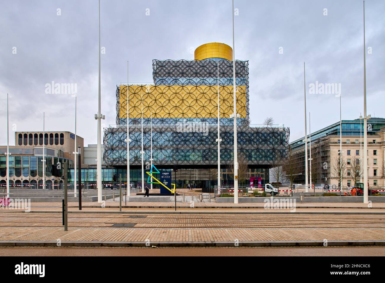 Die Library of Birmingham ist eine öffentliche Bibliothek in Birmingham, England. Es liegt auf der Westseite des Stadtzentrums am Centenary Square. Stockfoto