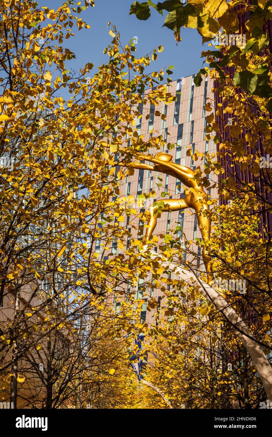 Skulptur in der Nähe des Tony Wilson Place, Manchester Stockfoto