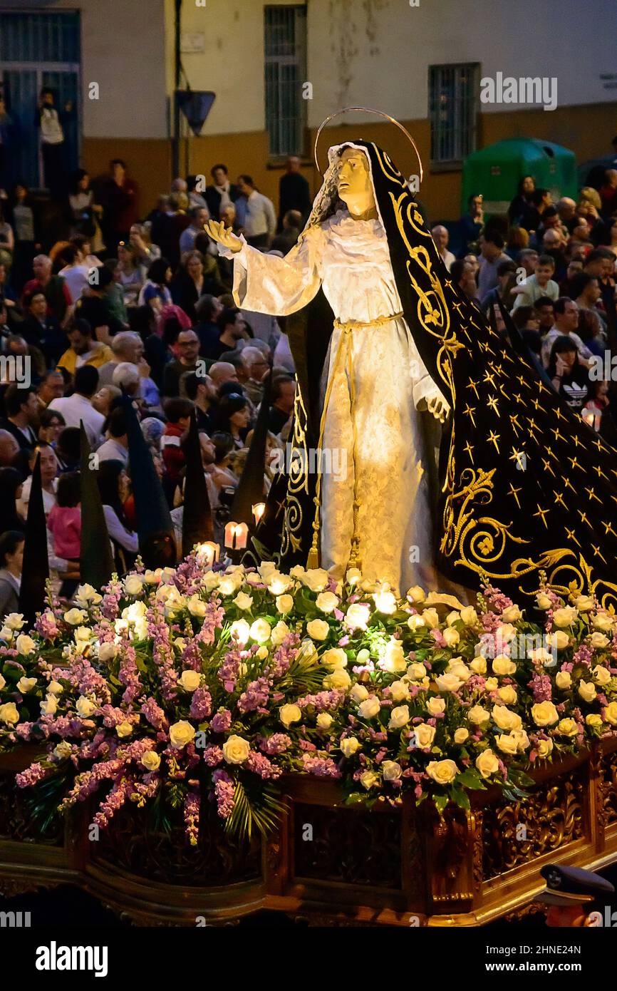 Jungfrau der Bitterkeit in der Osterwoche Prozession der Bruderschaft Jesu in seinem dritten Sturz am Heiligen Montag in Zamora, Spanien. Stockfoto