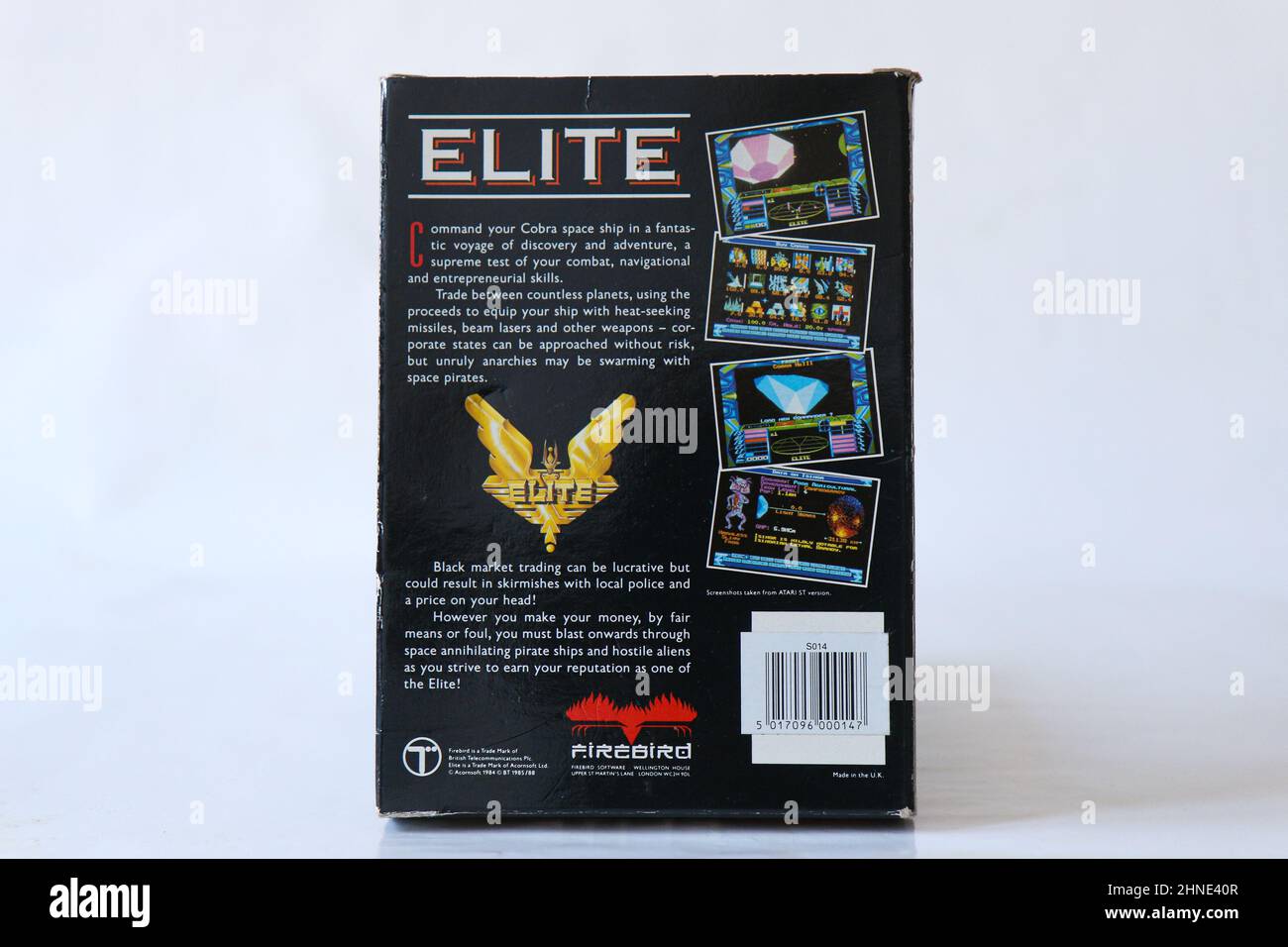 BERLIN - 12. FEBRUAR 2022: Vintage Retro Video Game ELITE für den Commodore Amiga auf Floppy Disks. Firebird veröffentlichte dieses Space Simulation Game im Jahr 19 Stockfoto